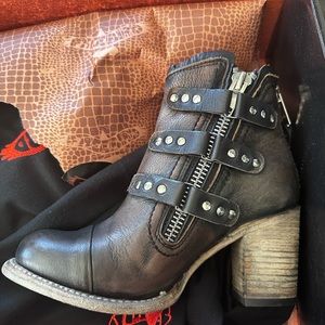 NEW Freebird Beckett heeled boots black. Size 7